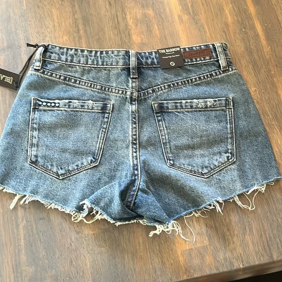 NWT BLANK NYC SHORTS SZ 26. THE BARROW - Picture 3 of 5